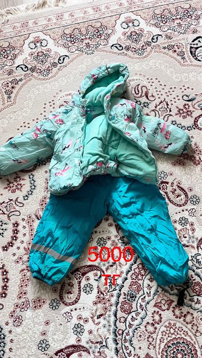 Продам детскую курту осень- весна