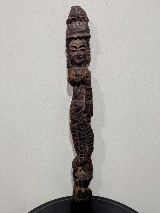 Дървен тотем на божество