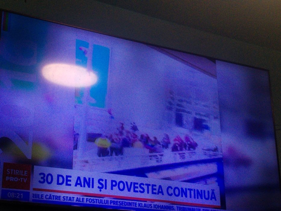 Vând TV Samsung negru