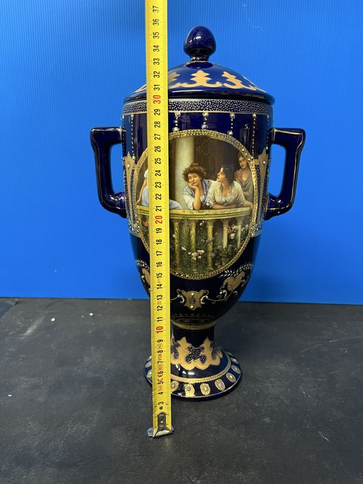 Винтидж,порцеланова,амфорна ваза Royal Limoges