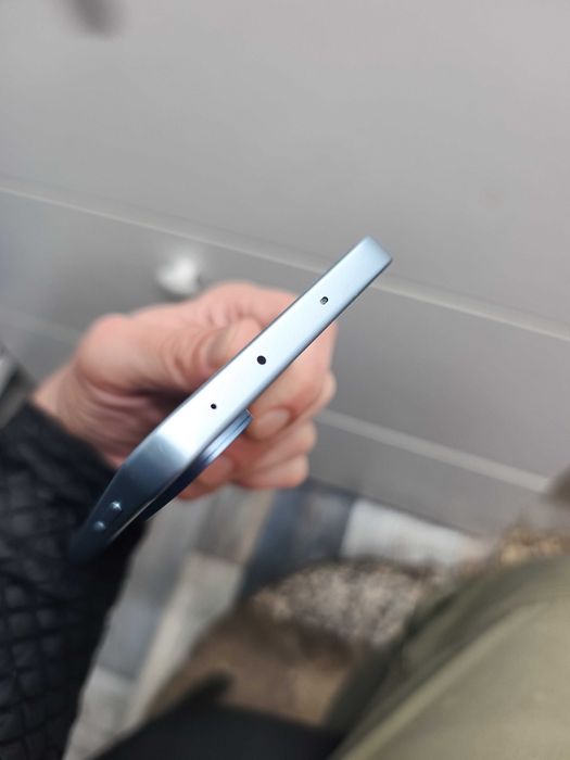 Продавам OnePlus Nord 5