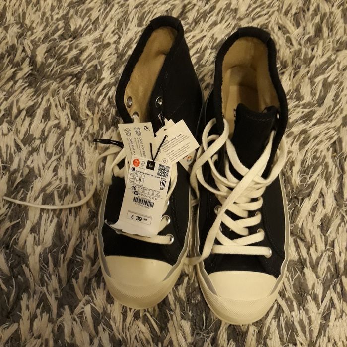 Bascheti din piele intoarsa, mar 40, marca Zara