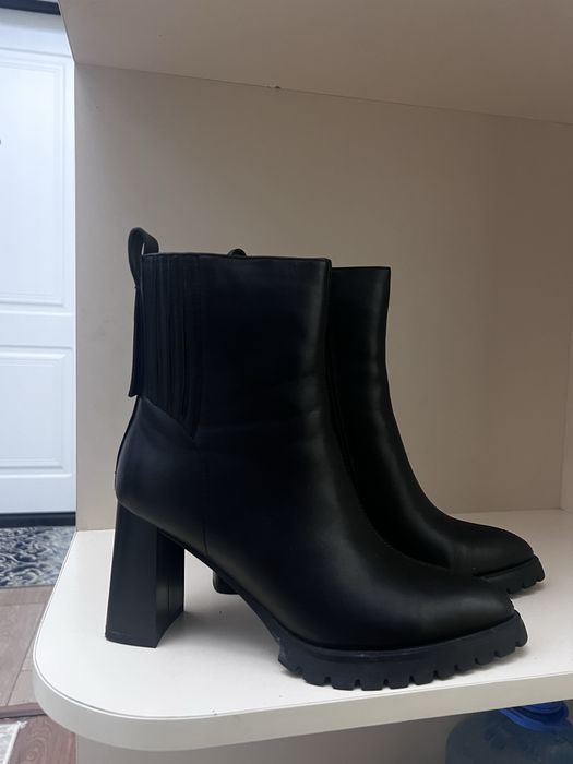 Продам женскую обувь