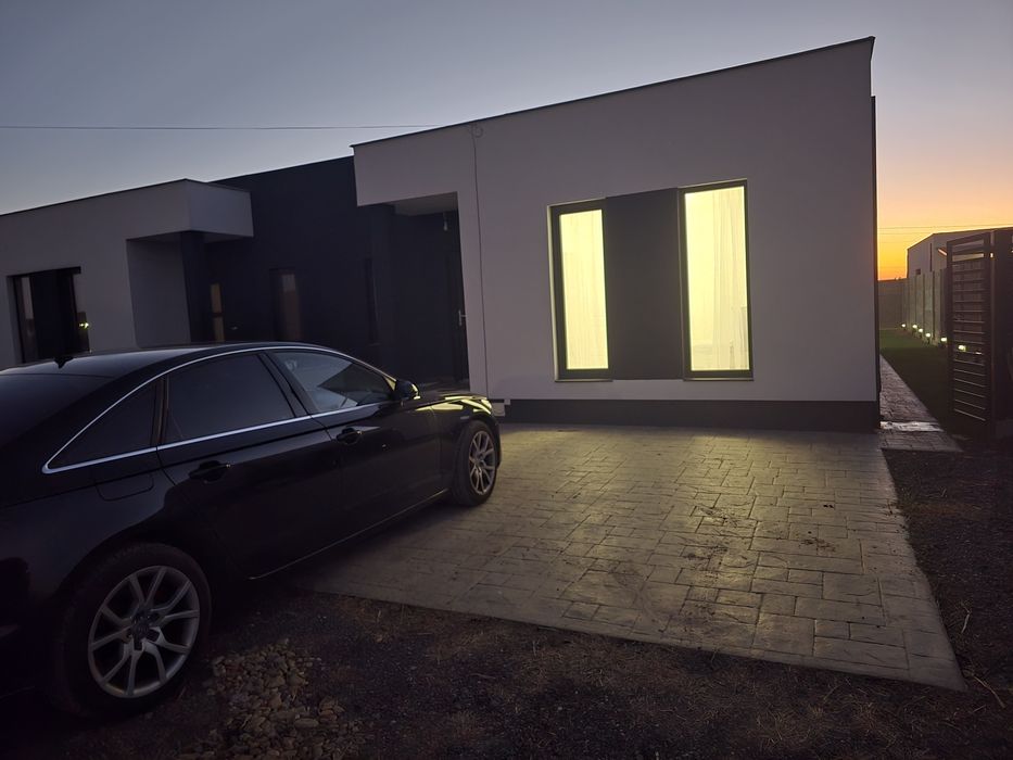 PROPRIETAR închiriez casă la Șag