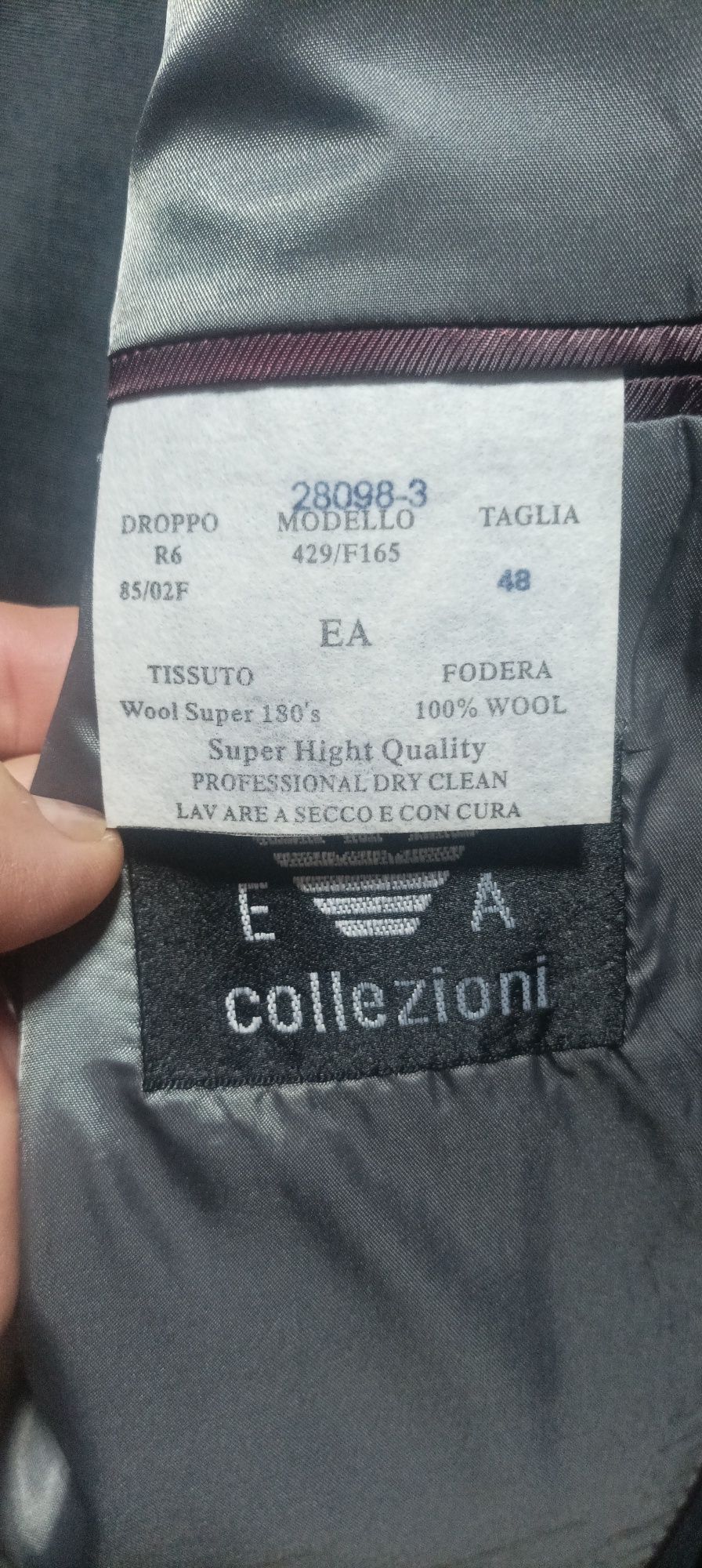 Costum bărbătesc de colecție marca Emporio Armani