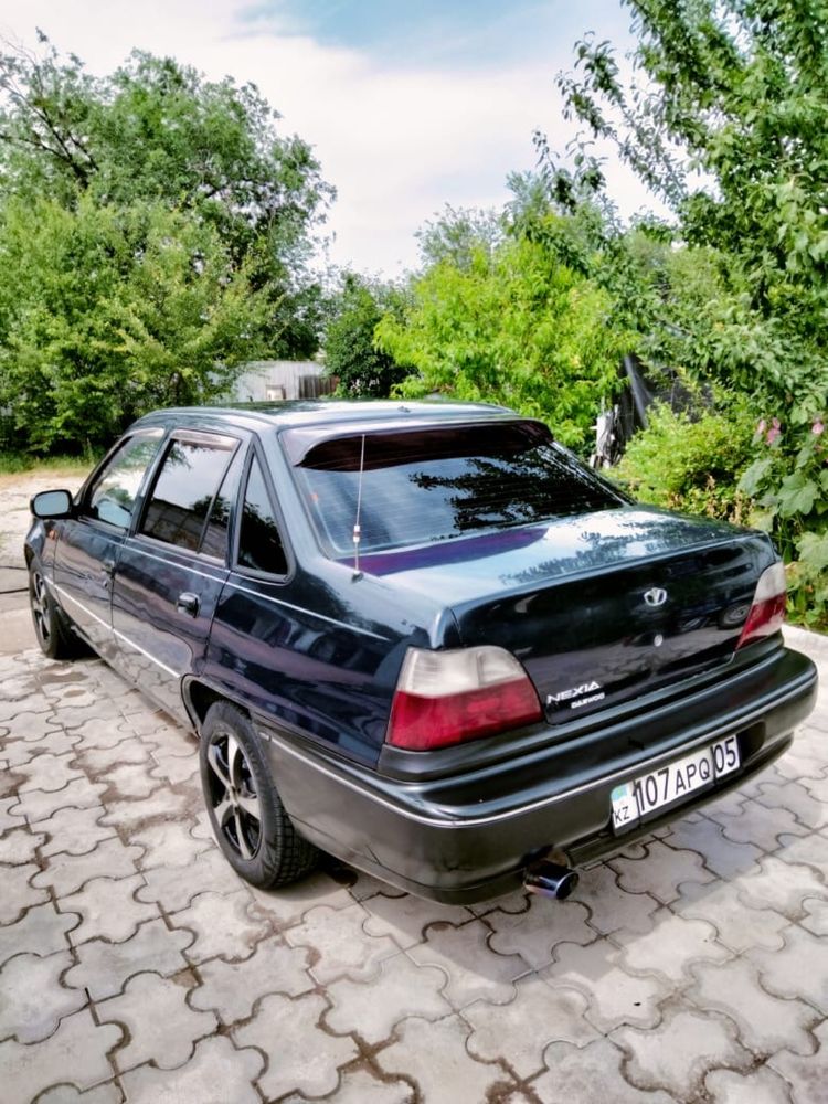 Нексия 1.5 на ходу