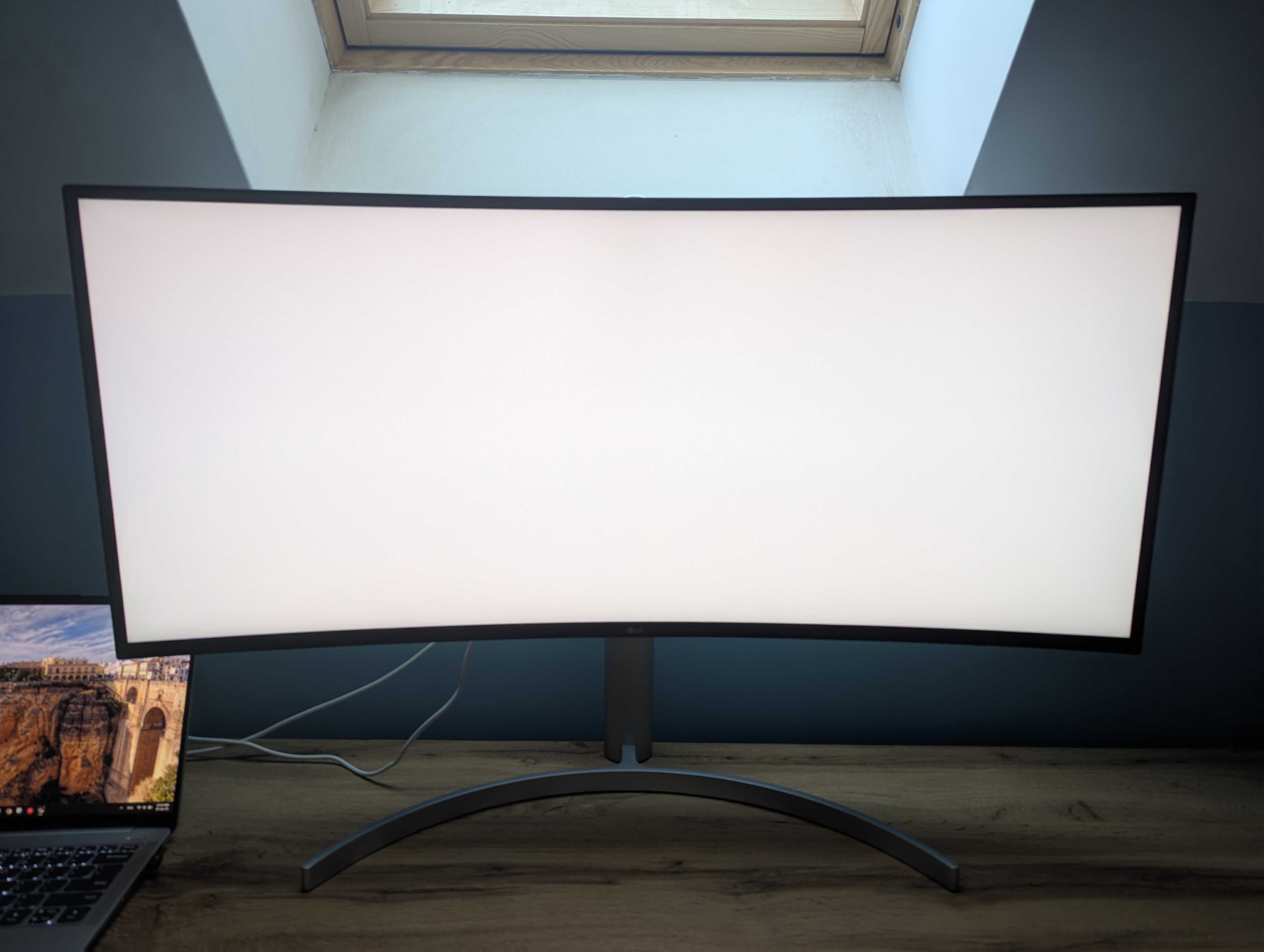 Продавам Монитор LG 38WN95C-W 38"