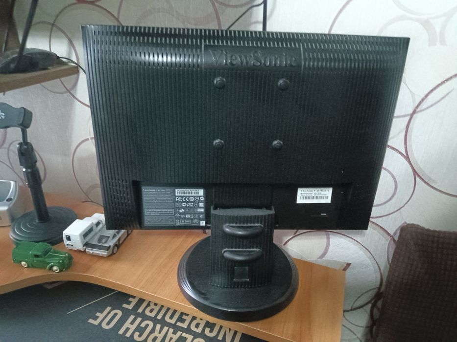 Продам манитор за 3000