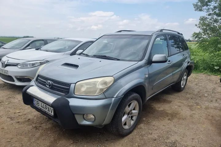 Dezmembrez Toyota Rav 4 CA facelift 2005 motor 2.0d-4d  1cd-ftv 116cp volan stanga 4 usi dezmembrari piese