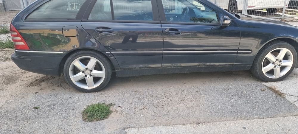 Продавам Mercedes  c220 CDI