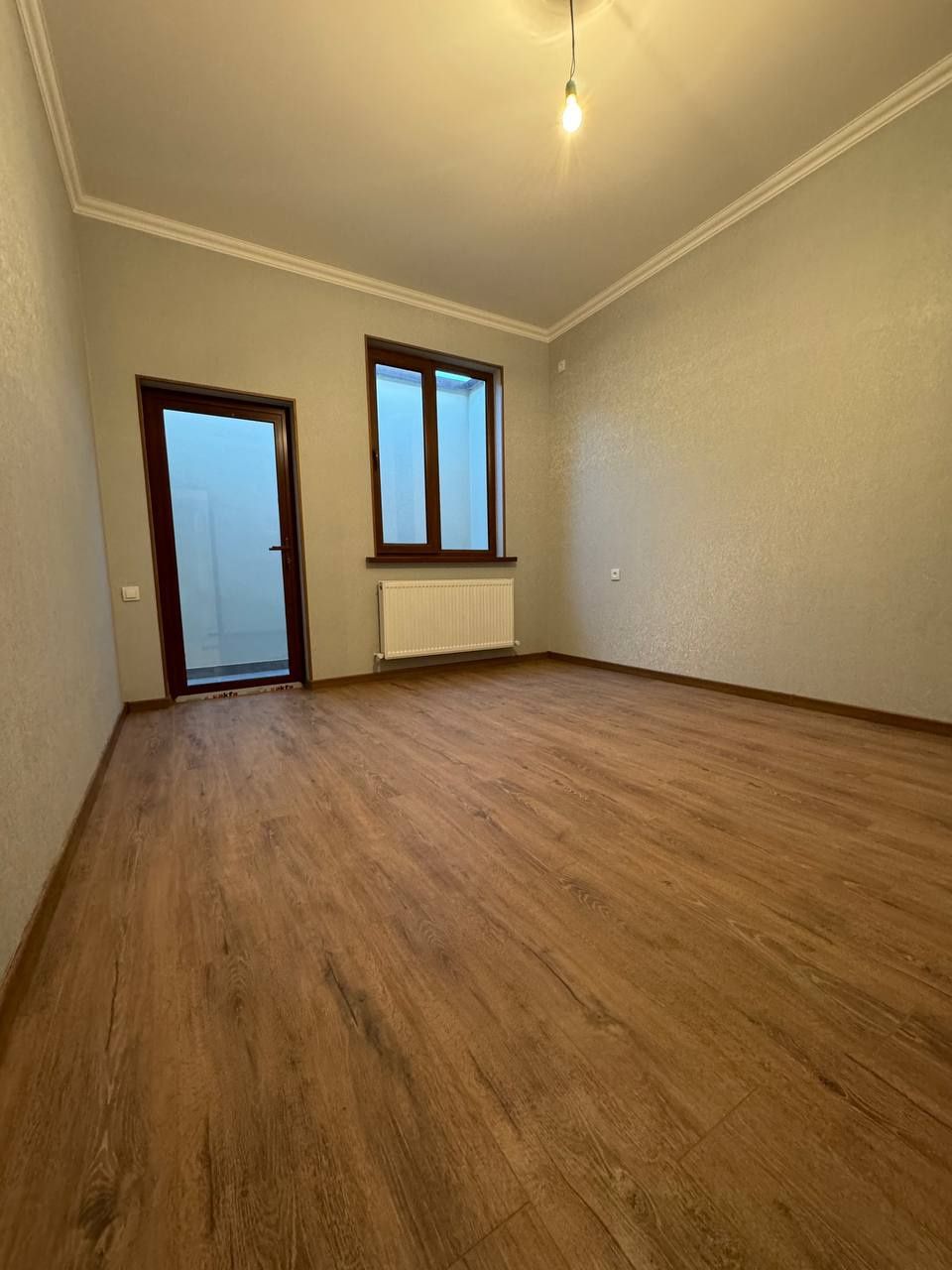Продаётся дом 3х- комн. 1.6 сотки. Евроремонт. Кирпичный. Новый. 75 м²