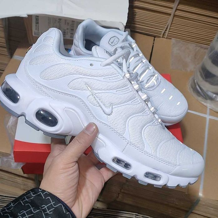 Nike Air Max TN Plus Triple White 36,37,38,39.40,41,42,43,44,45,46
