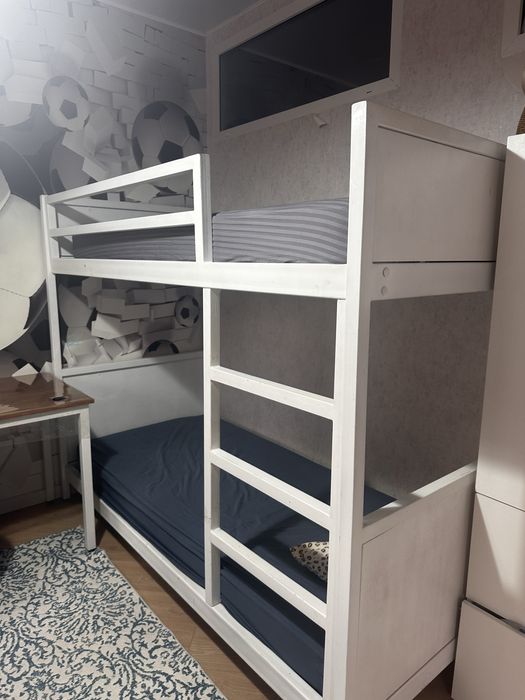 Продам двухярусные кровати 2 шт