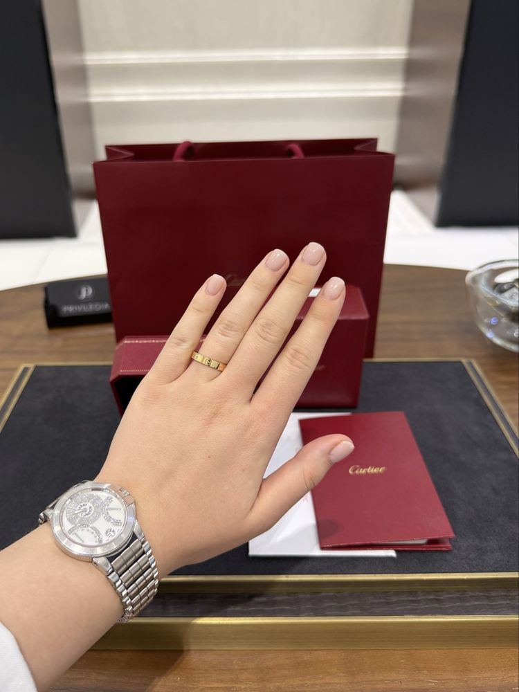Кольцо Cartier Love Small Model B40850