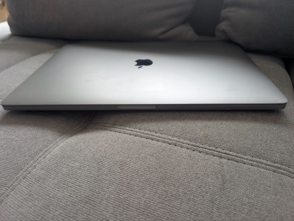 APPLE MACBOOK PRO 16 i9 64gb 1tb rx5500m 4gb