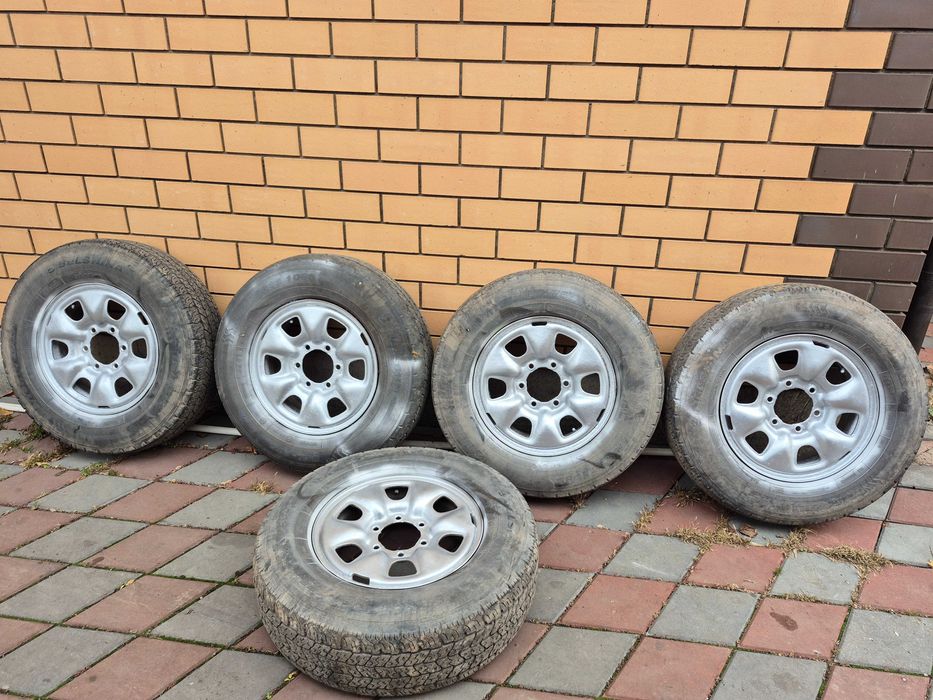Продам диски на Toyota Hilux