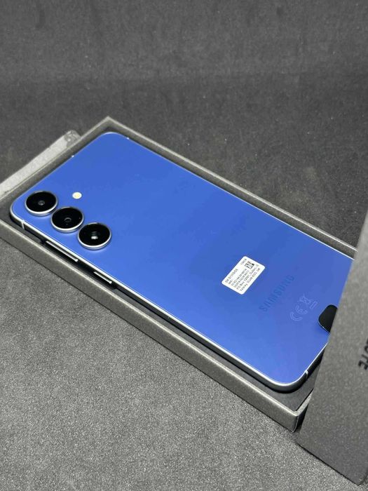 Samsung Galaxy S25FE Navy 128GB / 8GB / Чисто нов