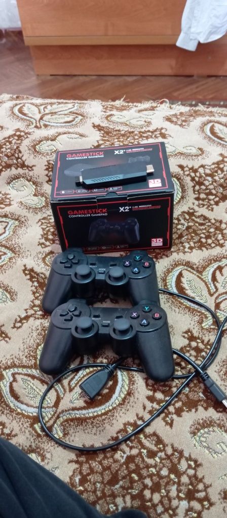 Продам игровую приставку