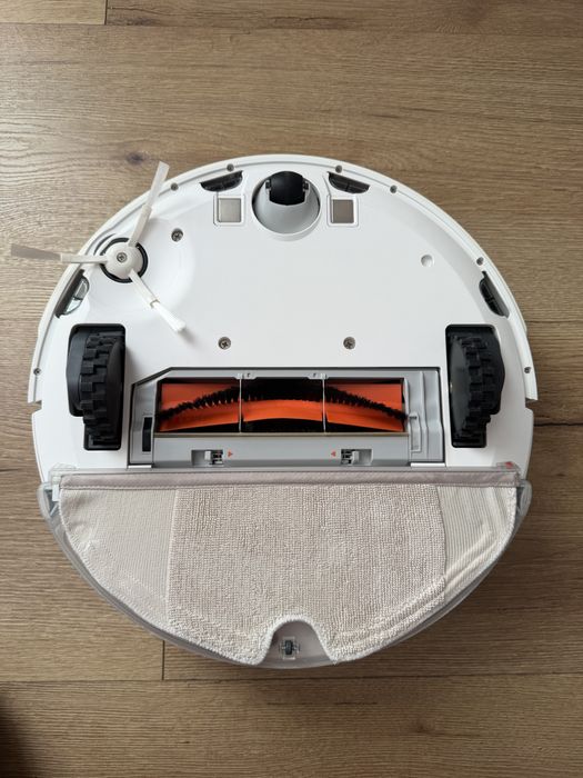 ТОП ЦЕНА! Прахосмукачка робот Roborock S5 - сухо и мокро почистване