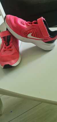 Adidasi Nike  nr 33