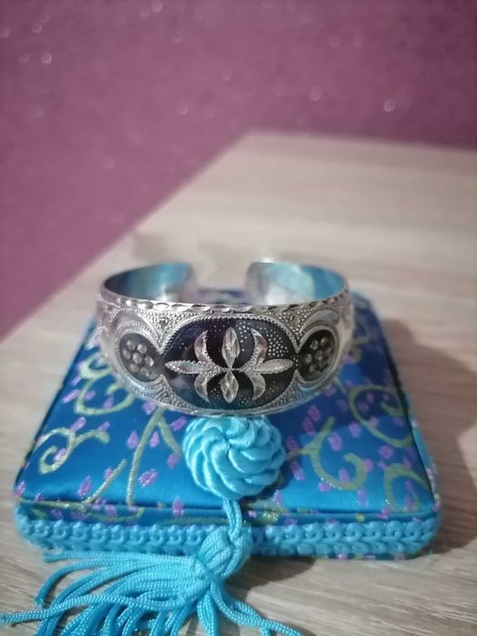 продам серебряный браслет