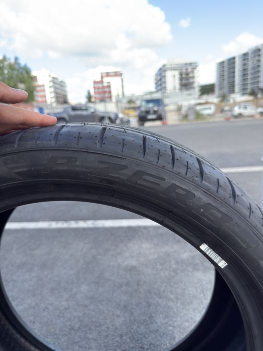 Pirelli P Zero PZ4 (MO) XL 275/35 R19 100Y BMW M