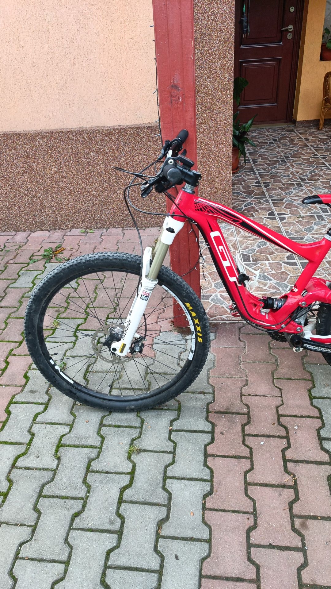 Bicicleta mtb gt