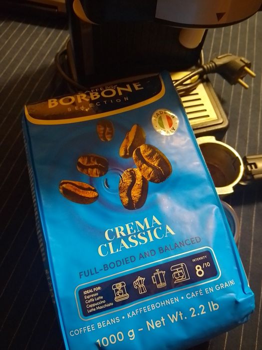 Кафе машина Espresso Delonghi