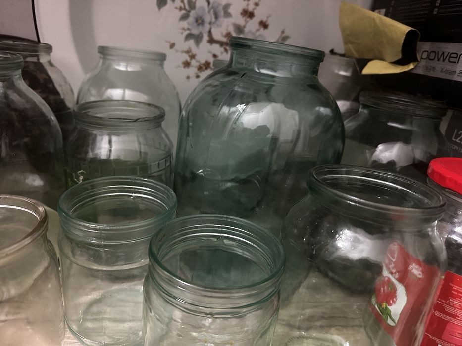 Продам 1 л банки резьбовые с крышкой