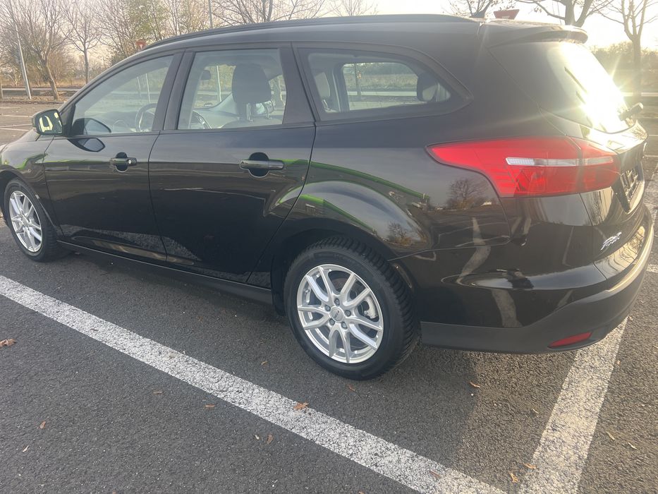Vând Ford Focus, Kombilimousine, an 2016, motor 1.0L Benzina