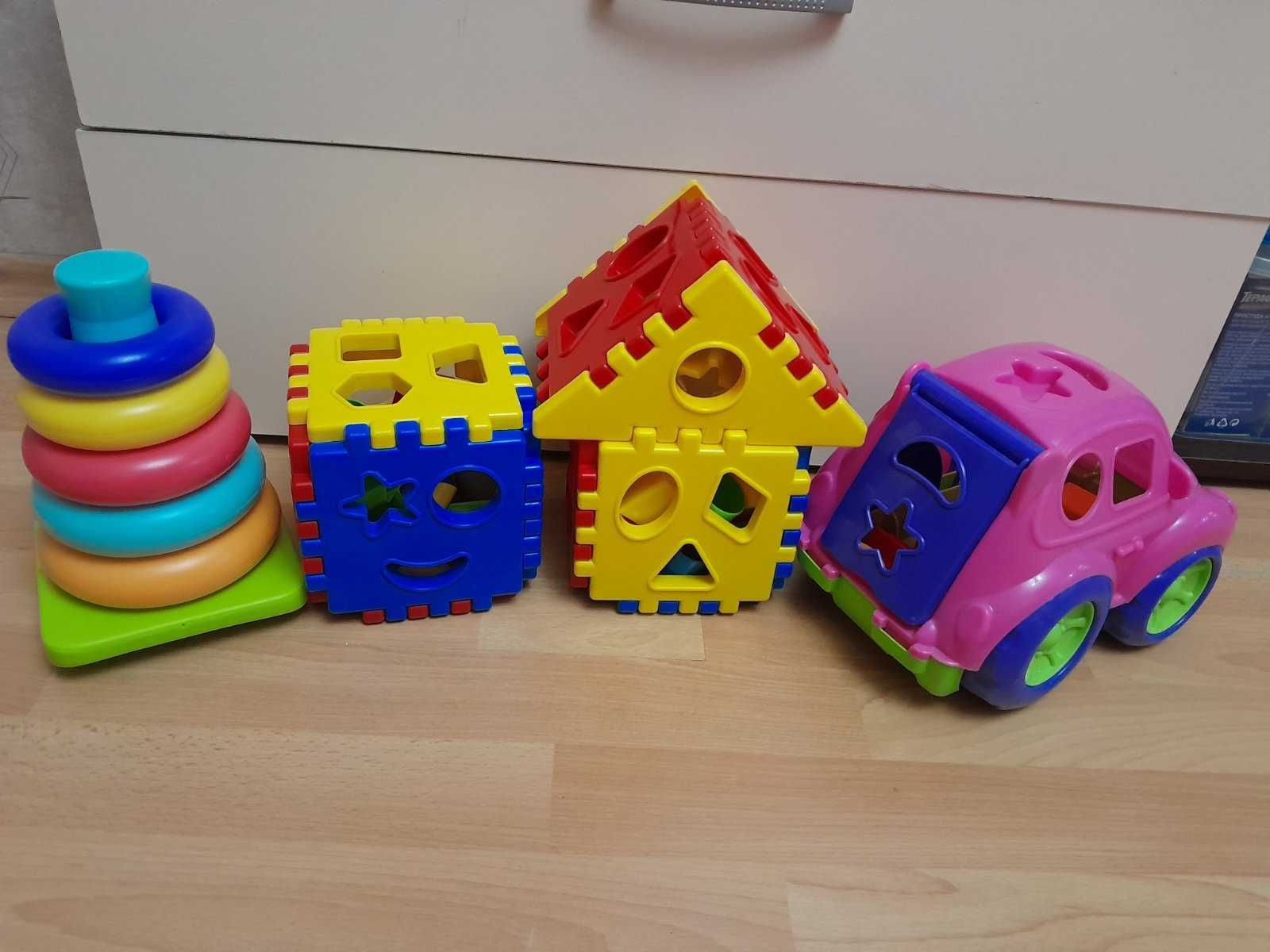 Занимателни играчки за най-малките