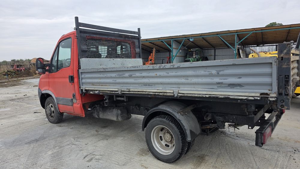 Bena basculabila Iveco Daily