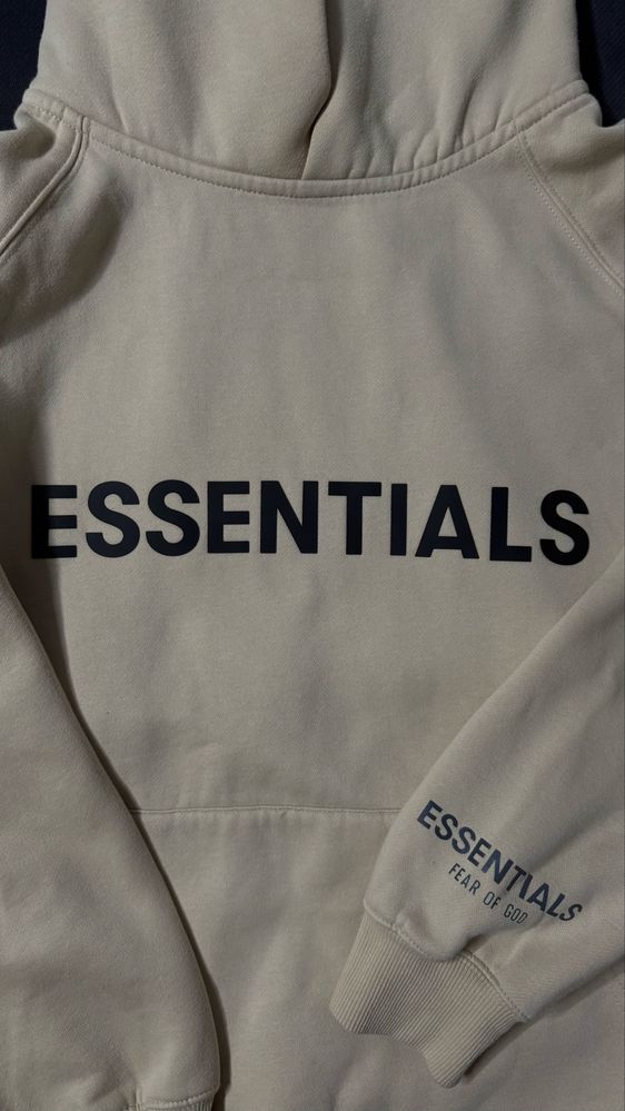 Анцуг/ tracksuit на essentials