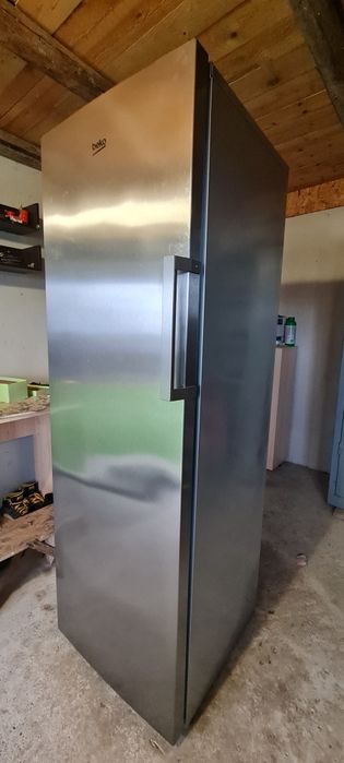 De vânzare congelator Beko.