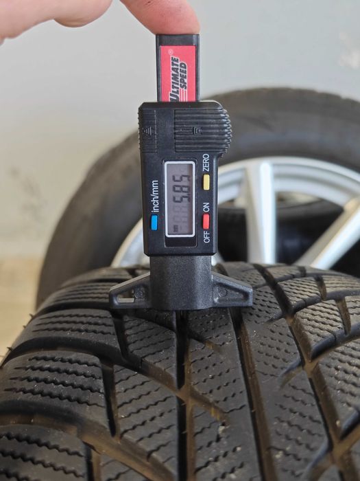 Roti/Jante 17 cu anvelope de iarna 205/60R17 BMW X1 X2 MINI 7J ET 47