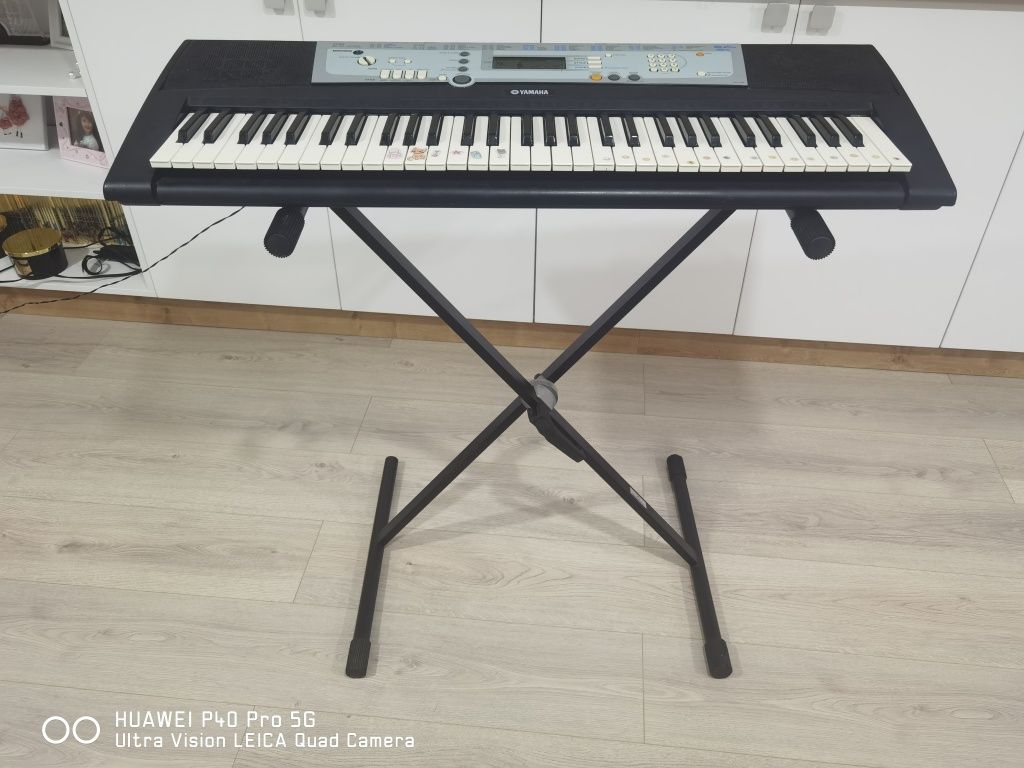 Orga yamaha ypt-200