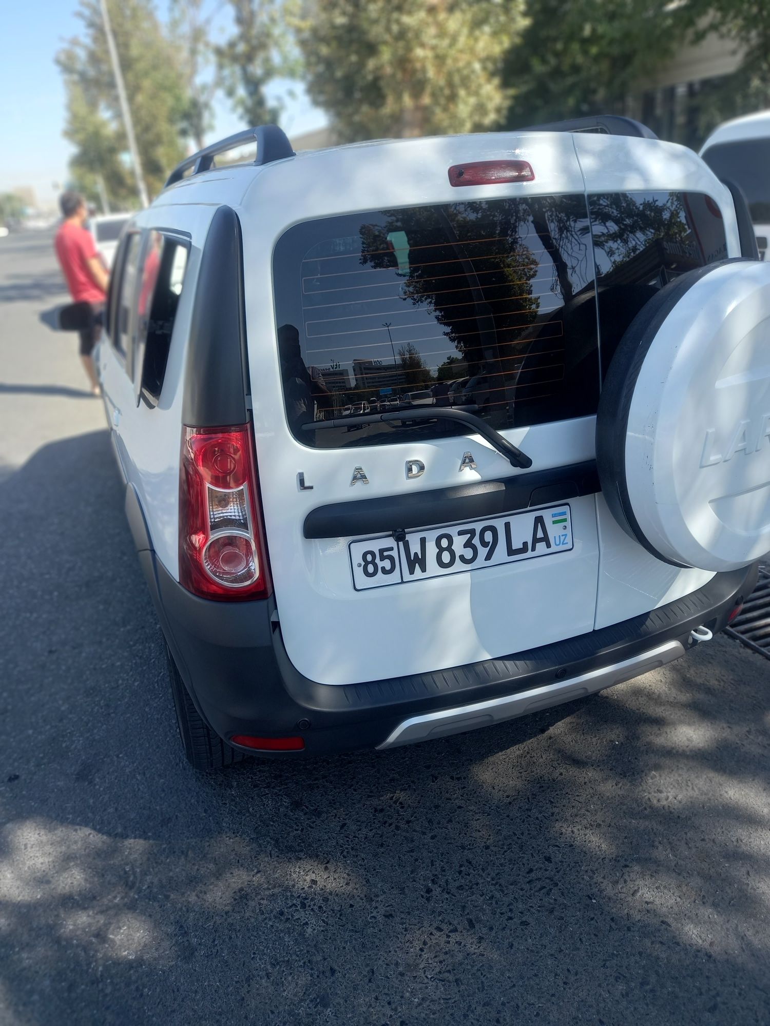 Lada larguz 2020 yili tozza 99 ming yurgan yevro 4 prapani bor pollik