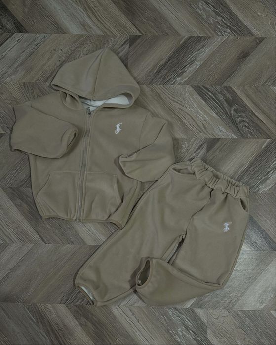 Продам детский костюм