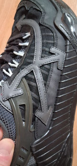 Adidași off- white