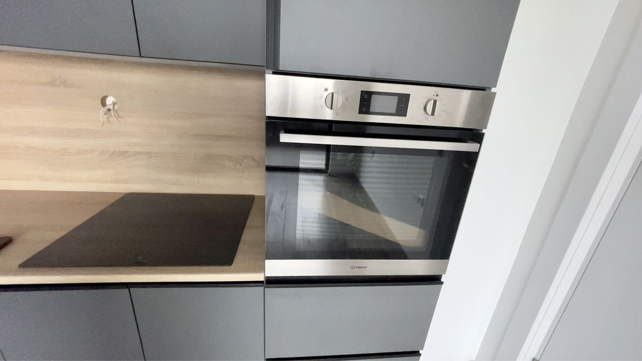 Продава се Двустаен апартамент в Търговище, Център - 55 кв.м за 1567 €/кв.м - Снимка #13