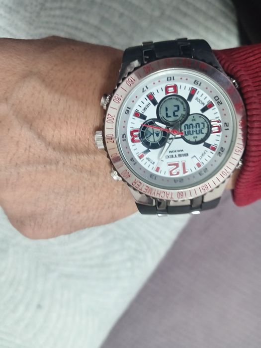 Ассалаумағалайкум сағат сатылады жақында алғам 34700 тг срочно ақша ке