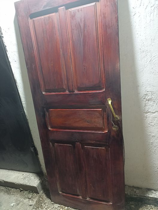 Продам межкомнатные двери