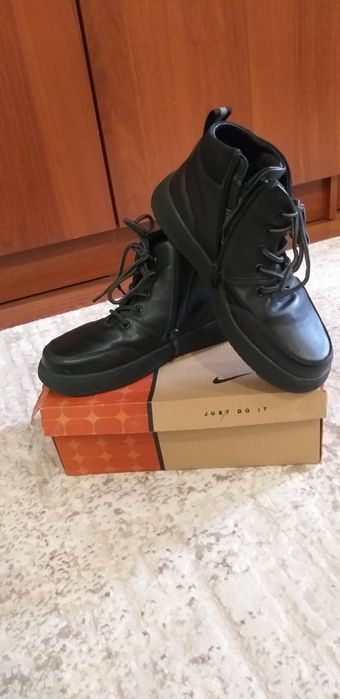 Ботинки на мальчика, 37-38 раз., б/у в отличном состоянии, 2000 тг.