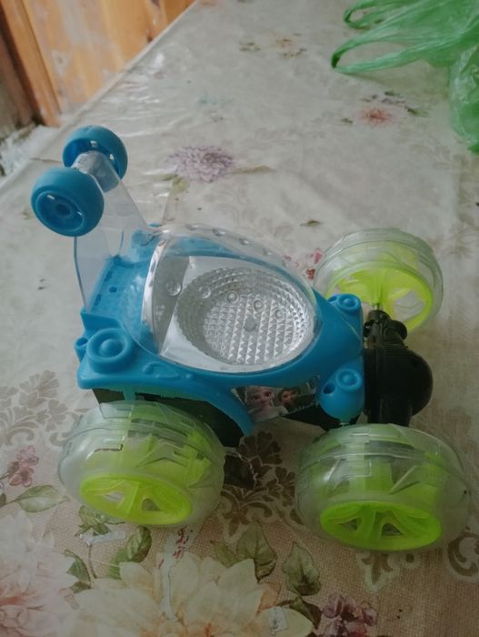 Bolalar uchun oʻyinchoq mashina