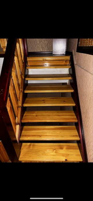 Продам деревянную лестницу