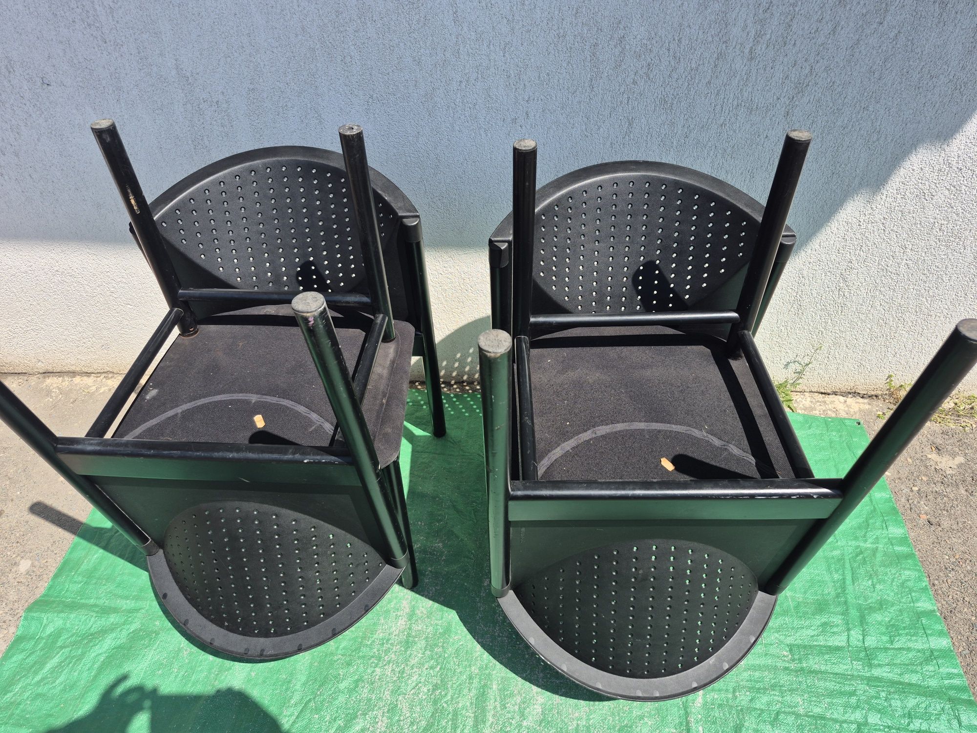 Vând 4 Scaune ideale pentru Bucatarie,living&terasă acoperita (balcon)