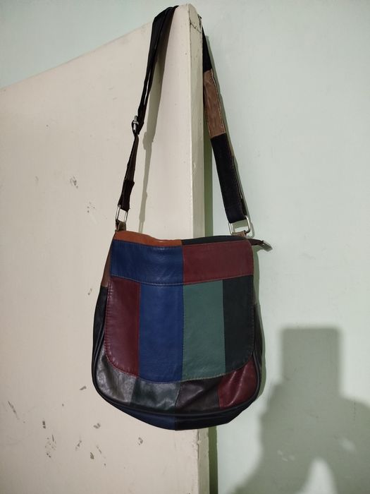 Продам женские кожаные сумки.