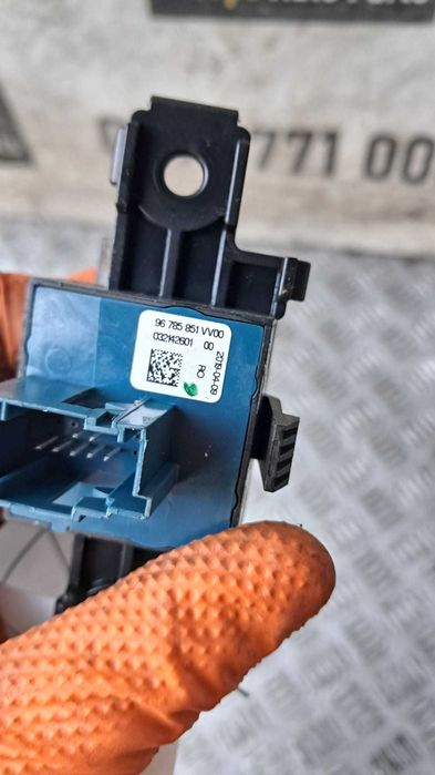 buton frana Peugeot 308 T9 1.5 HDI YHZ an 2019 cod 96785851VV