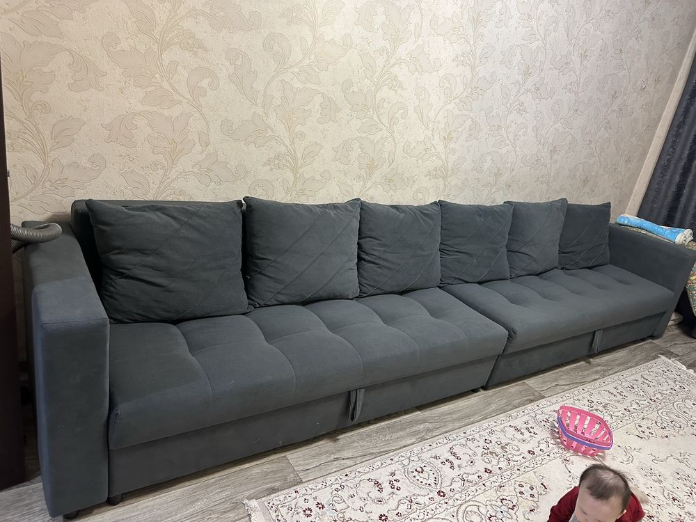 Продам диван 4 метра идеальный