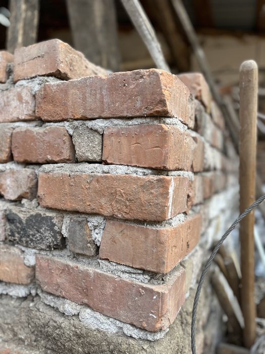Caramida din demolări – de vânzare, stare bună